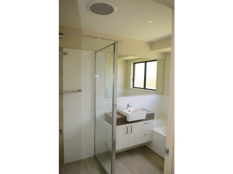 2 Rossington Drive, Urraween QLD 4655