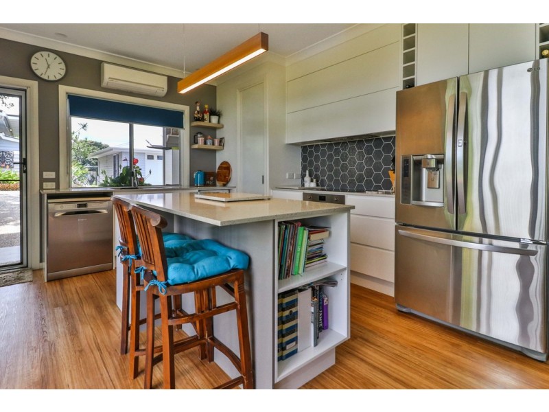 15 Mitchell Avenue, Craignish QLD 4655