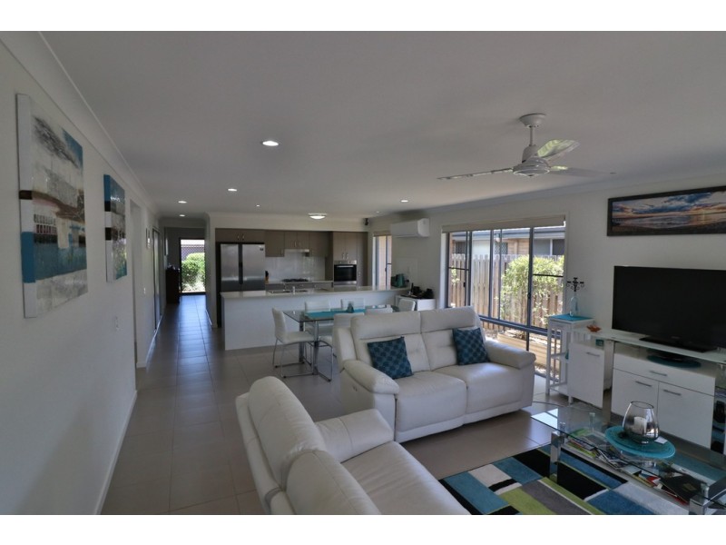 12 Lawson Street, Urraween QLD 4655