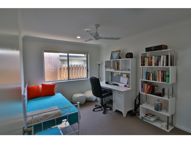 12 Lawson Street, Urraween QLD 4655