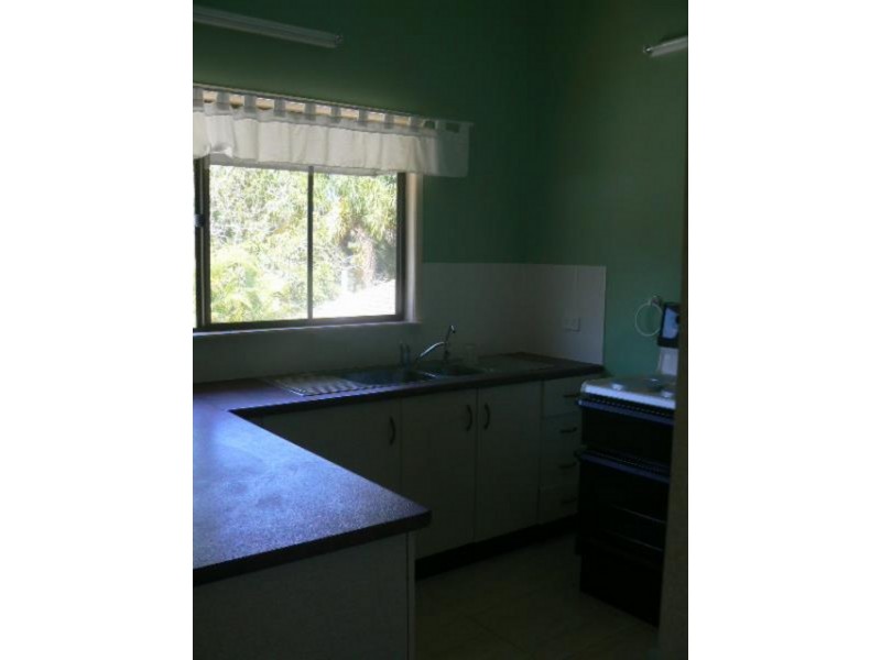 14 Parraweena Court, Point Vernon QLD 4655