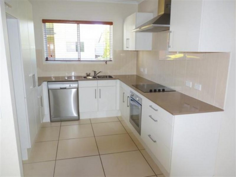 8/26 Hunter Street, Pialba QLD 4655