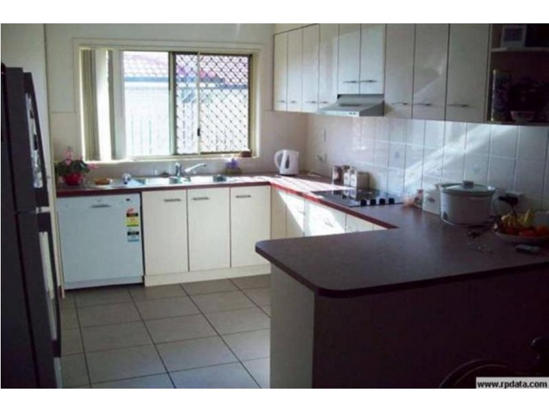 22 Topaz Circuit, Urangan QLD 4655
