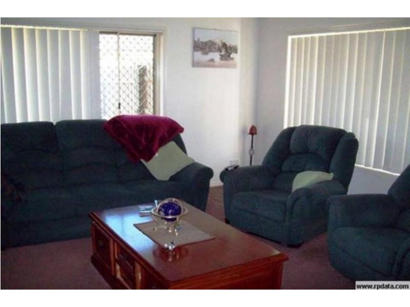 22 Topaz Circuit, Urangan QLD 4655