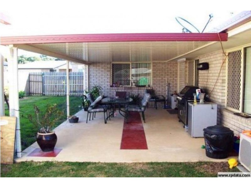 22 Topaz Circuit, Urangan QLD 4655