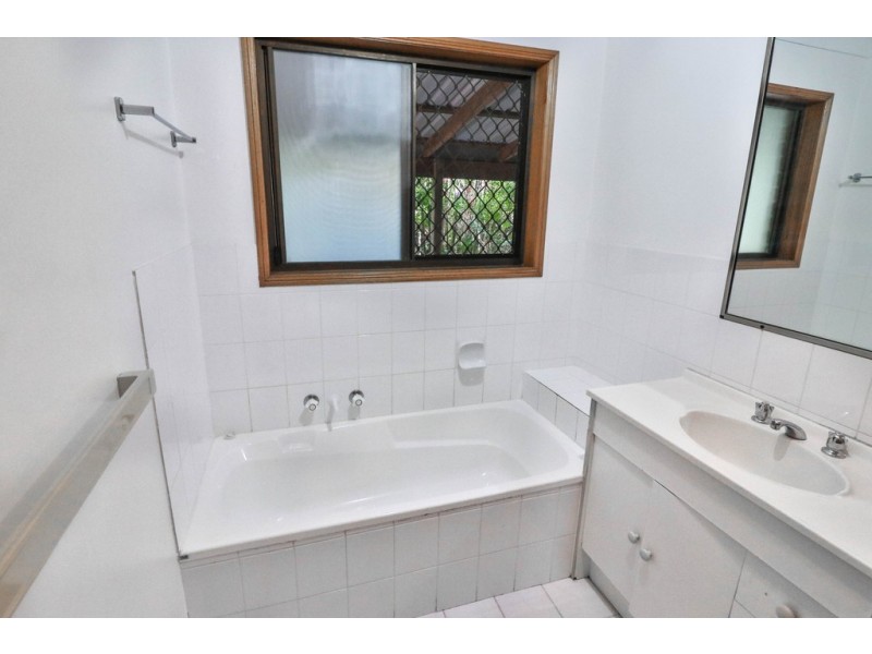 20 Warrego Drive, Point Vernon QLD 4655