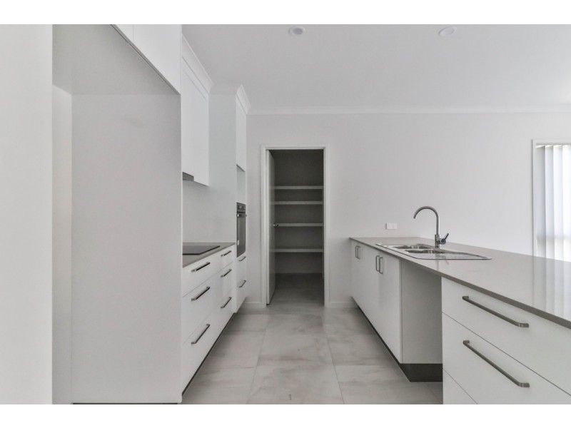 16 Hudson Drive, Urraween QLD 4655