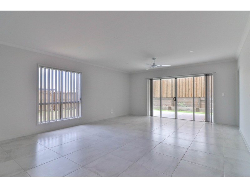 16 Hudson Drive, Urraween QLD 4655