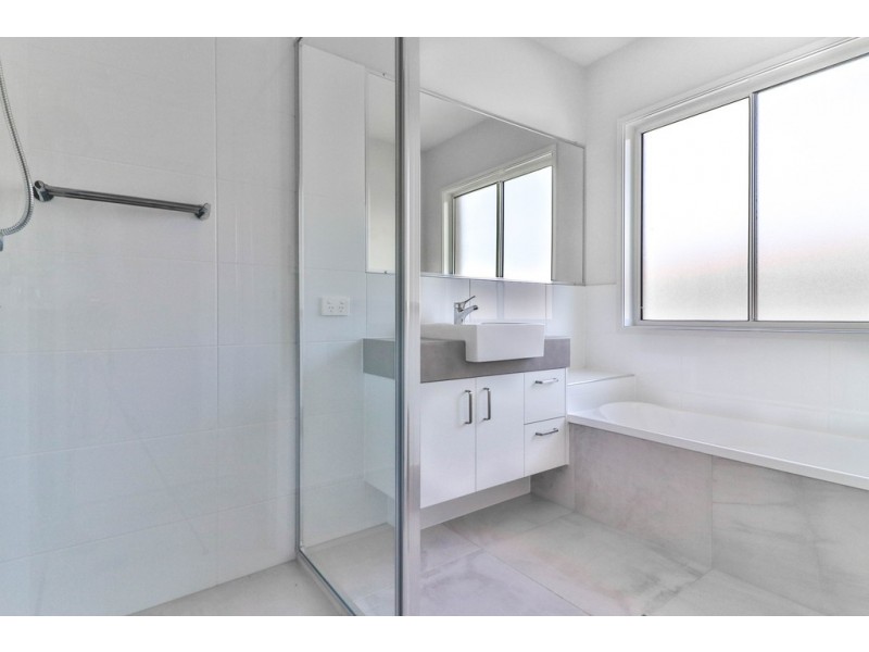 16 Hudson Drive, Urraween QLD 4655