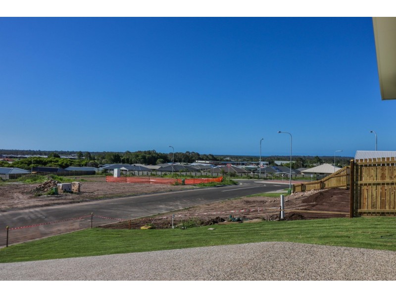 16 Hudson Drive, Urraween QLD 4655