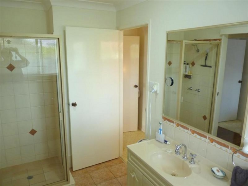 4 Oxford Place, Urraween QLD 4655