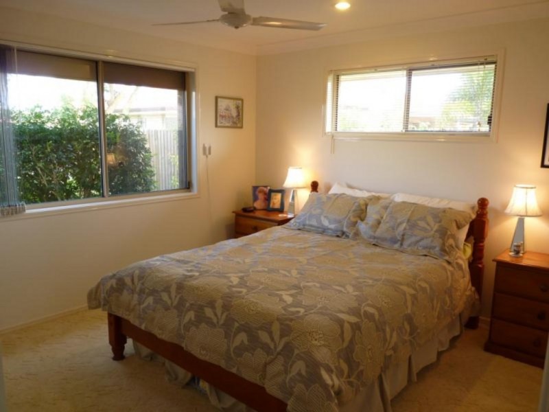 4 Oxford Place, Urraween QLD 4655