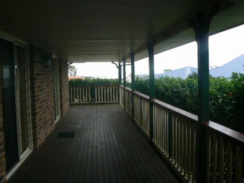 12 Queensbury Grove, Urraween QLD 4655