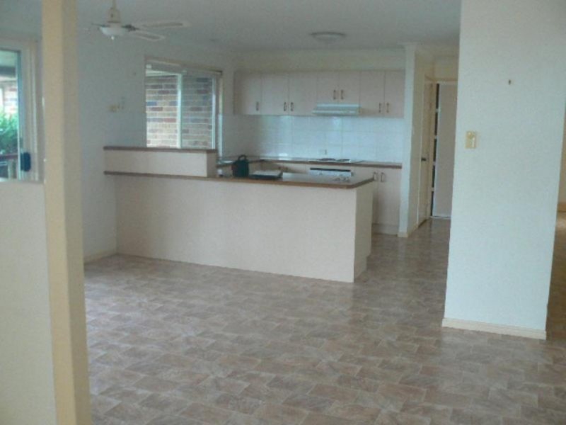12 Queensbury Grove, Urraween QLD 4655