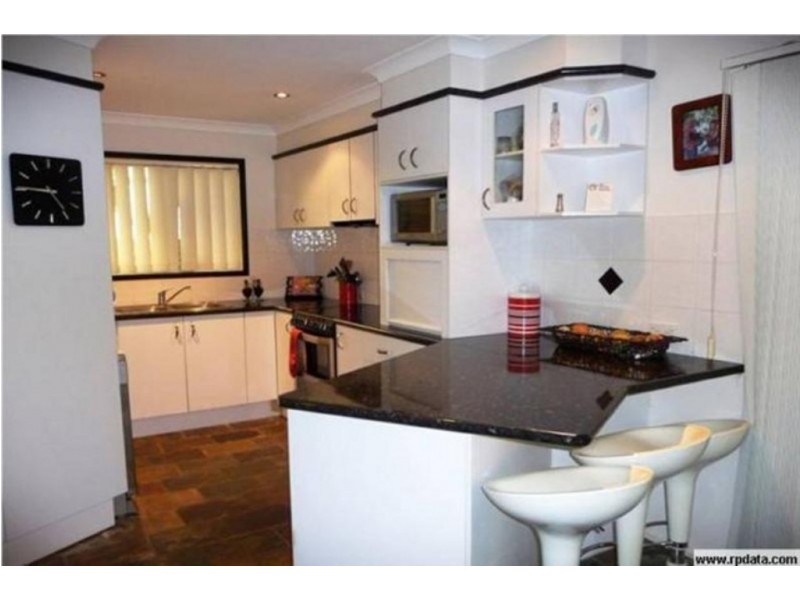 74 Lauren, Urangan QLD 4655