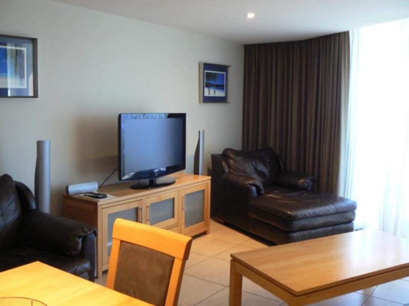 15/558 Esplanade, Urangan QLD 4655