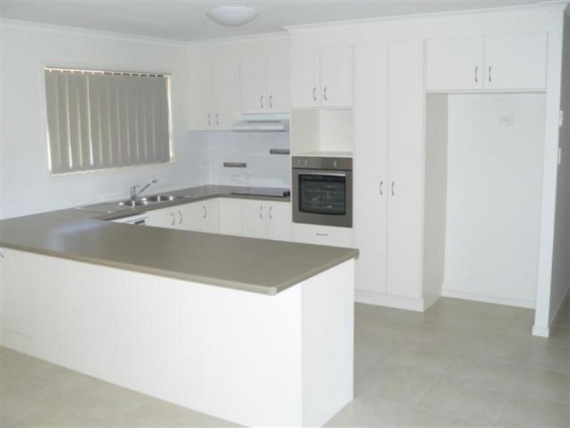 4 Chelsea Court, Urraween QLD 4655