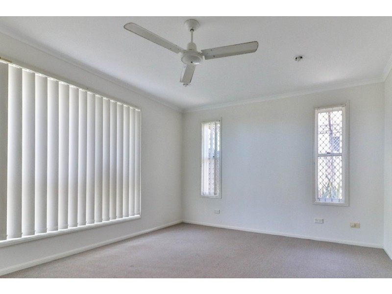 8 Masters Court, Urraween QLD 4655