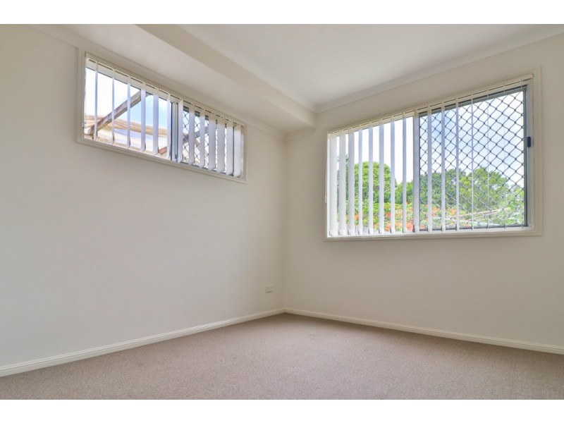 8 Masters Court, Urraween QLD 4655