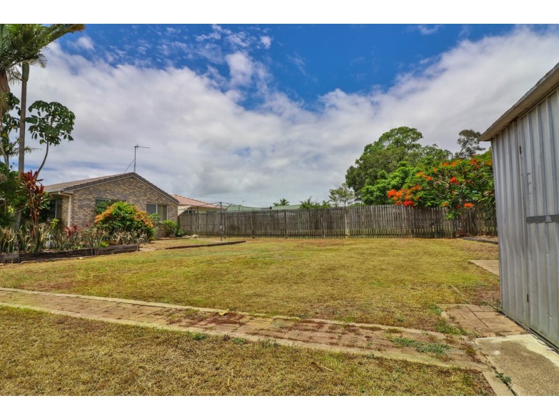 8 Masters Court, Urraween QLD 4655