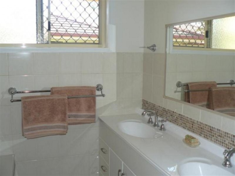 7 Hyperno Road, POINT VERNON, Point Vernon QLD 4655