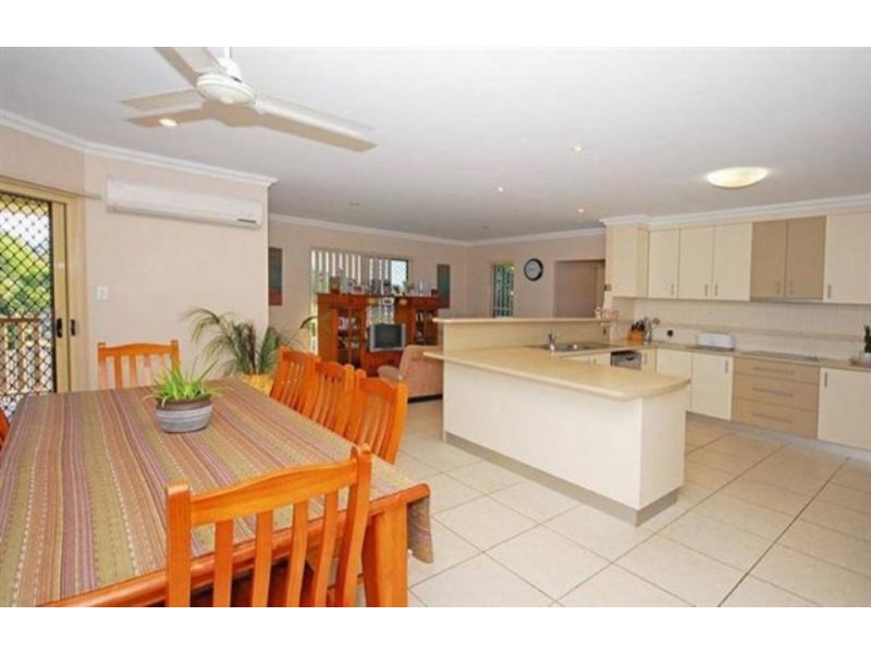 27 Gundesen Street, Urraween QLD 4655