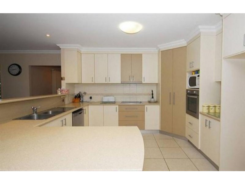 27 Gundesen Street, Urraween QLD 4655
