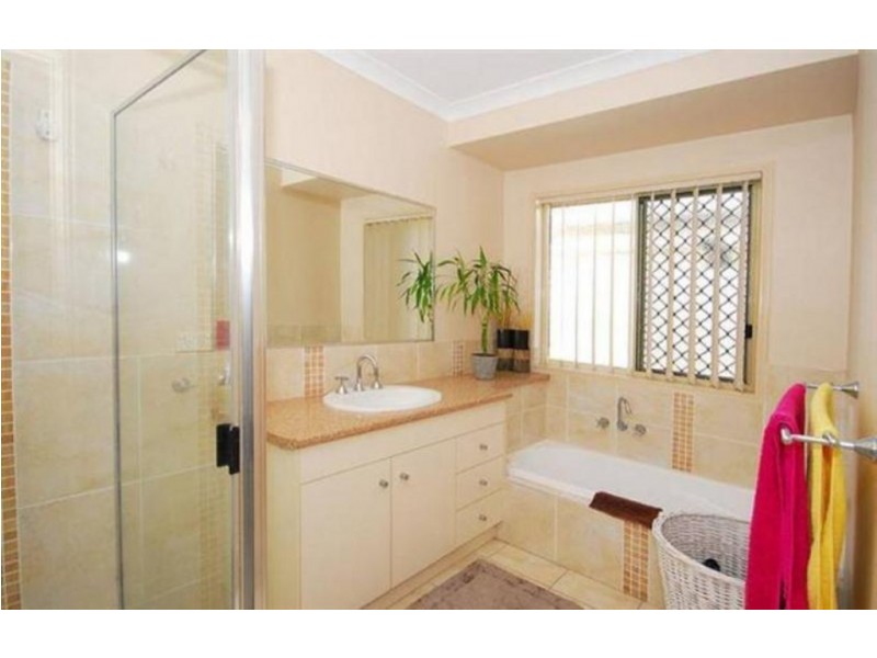 27 Gundesen Street, Urraween QLD 4655