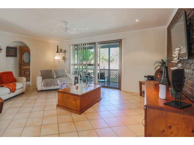 63 Drummond Street, Urangan QLD 4655