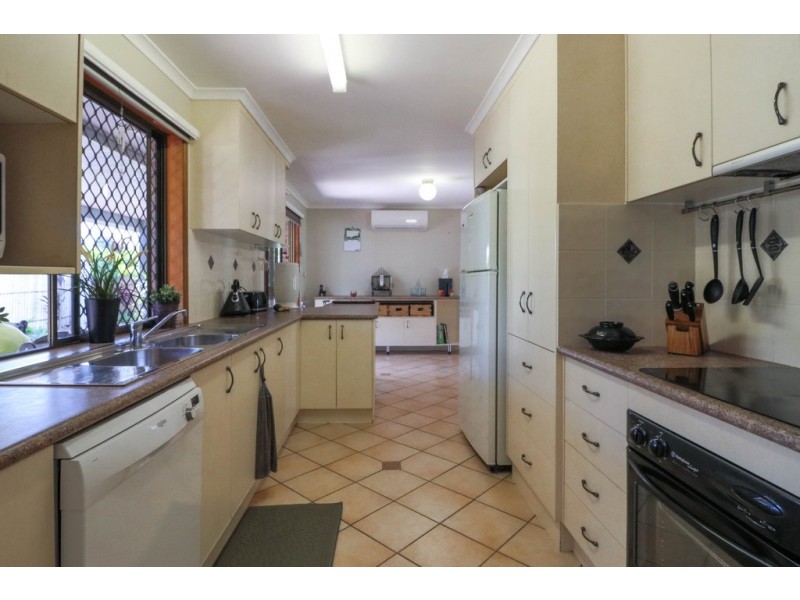 63 Drummond Street, Urangan QLD 4655