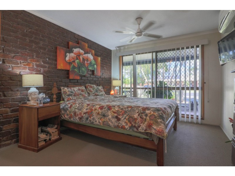 63 Drummond Street, Urangan QLD 4655