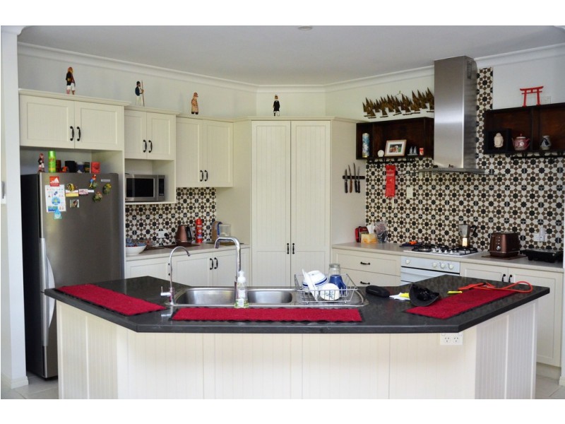 31 Jonwest Close, Torquay QLD 4655