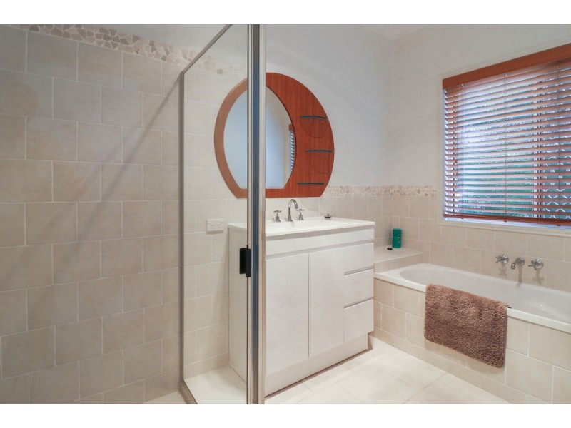 31 Jonwest Close, Torquay QLD 4655