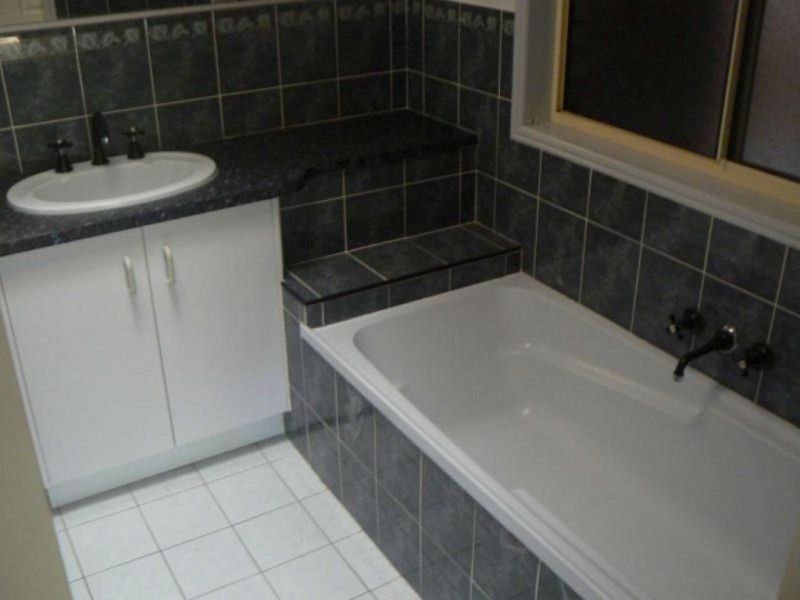 60 Caddy Avenue, Urraween QLD 4655