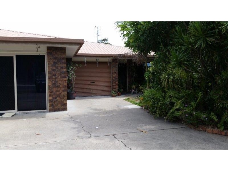 2/11 Honeysuckle Ave, Kawungan QLD 4655