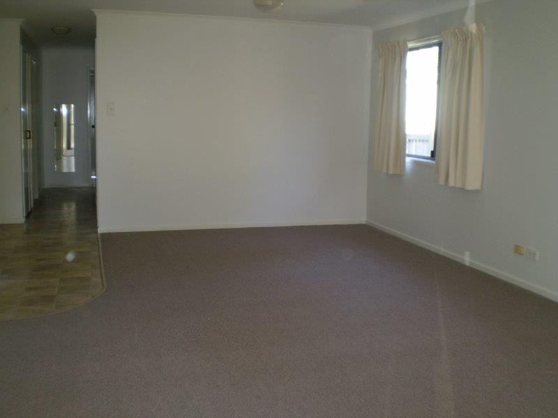2/11 Honeysuckle Ave, Kawungan QLD 4655