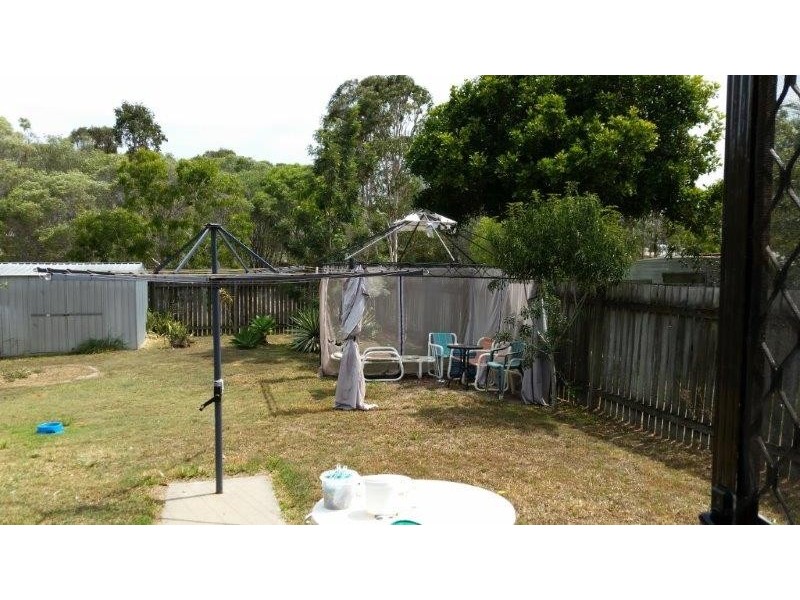 2/11 Honeysuckle Ave, Kawungan QLD 4655