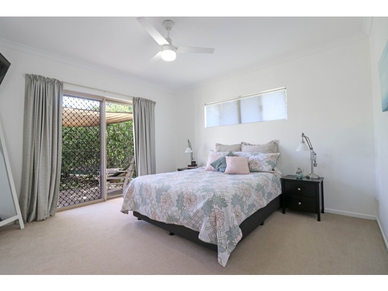 9-11 Doss Court, Urraween QLD 4655