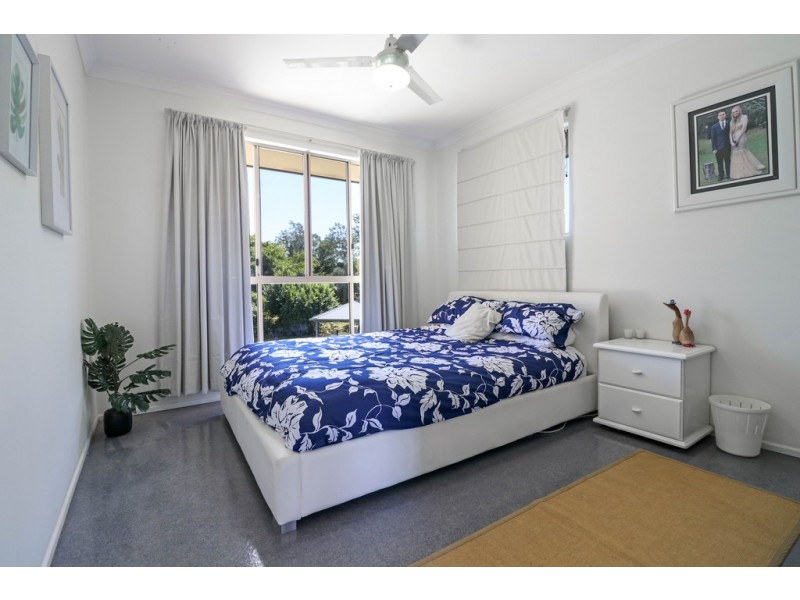 9-11 Doss Court, Urraween QLD 4655