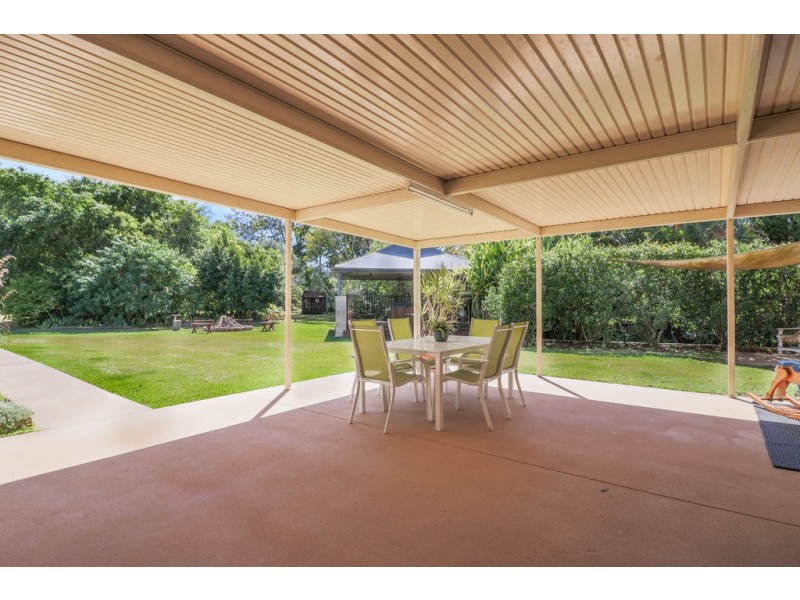 9-11 Doss Court, Urraween QLD 4655