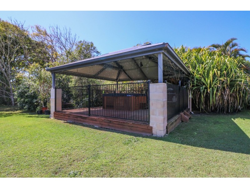 9-11 Doss Court, Urraween QLD 4655