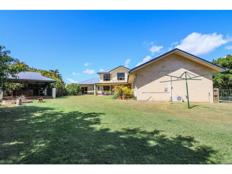 9-11 Doss Court, Urraween QLD 4655