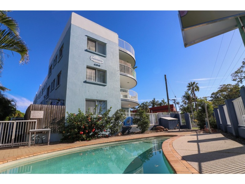 2/458 Esplanade, Torquay QLD 4655