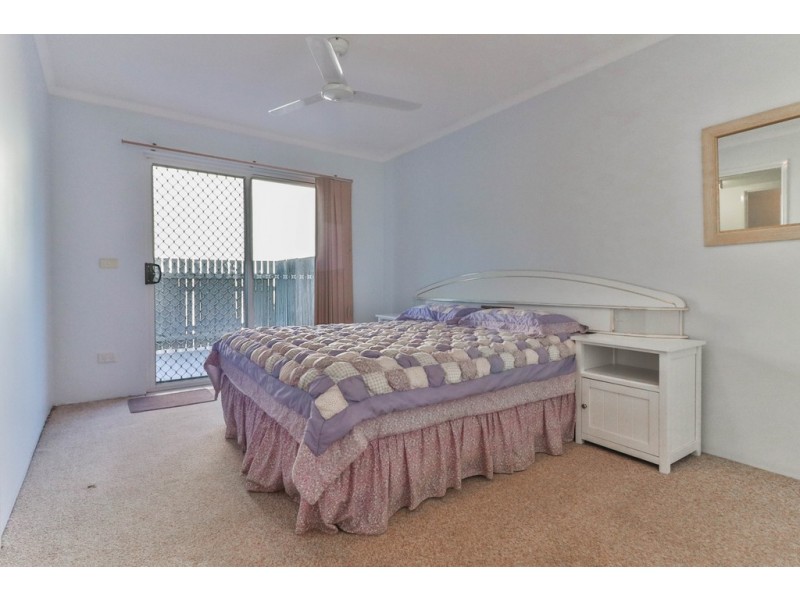 2/458 Esplanade, Torquay QLD 4655