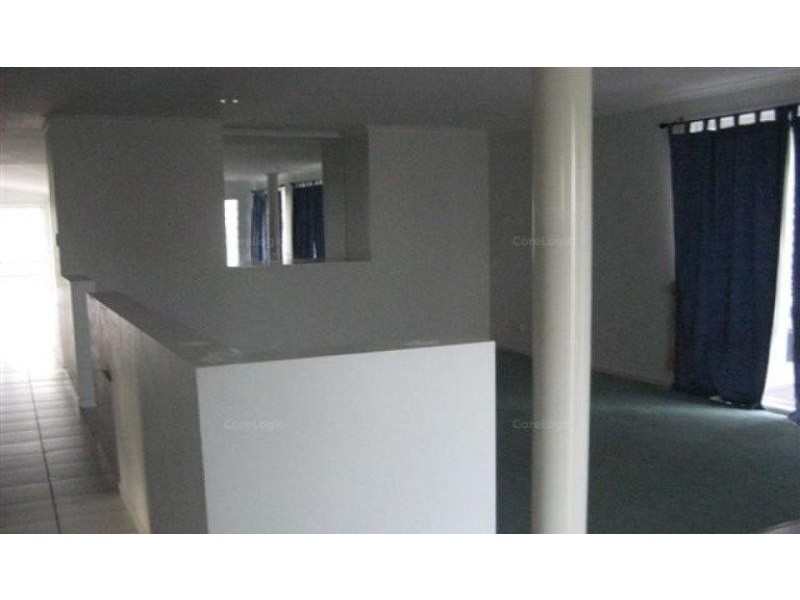 28 Whipbird Court, Urangan QLD 4655