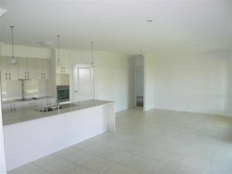 3 Belleni Court, Point Vernon QLD 4655