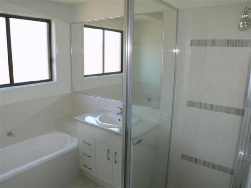 3 Belleni Court, Point Vernon QLD 4655