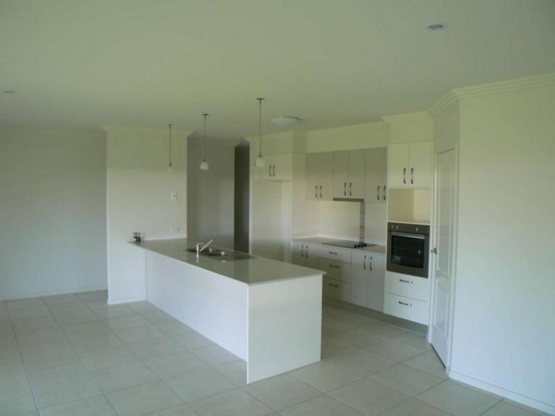 3 Belleni Court, Point Vernon QLD 4655