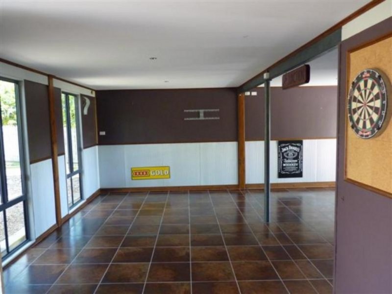 10 Beacon St, Booral QLD 4655