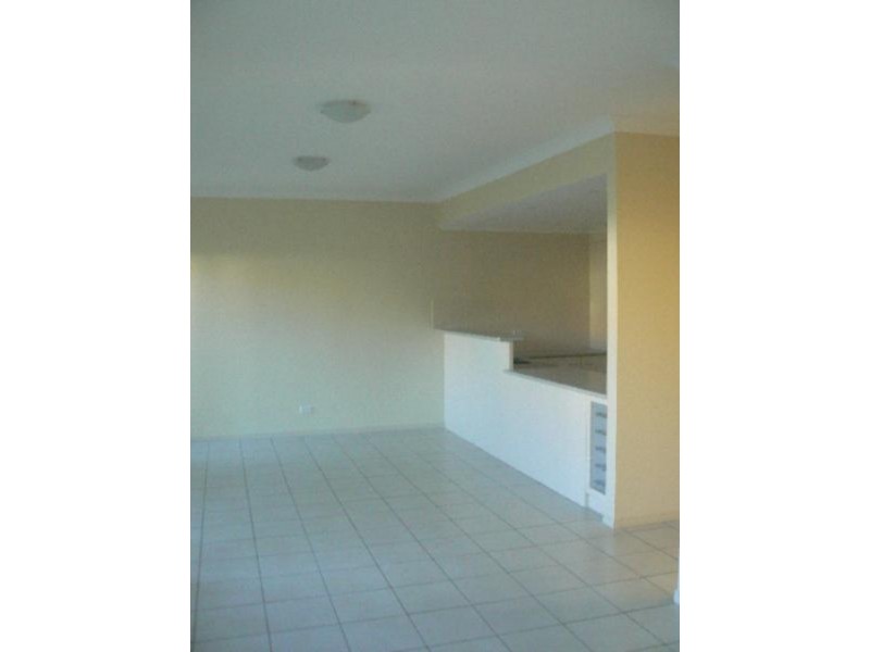2/175 Torquay Road, Scarness QLD 4655